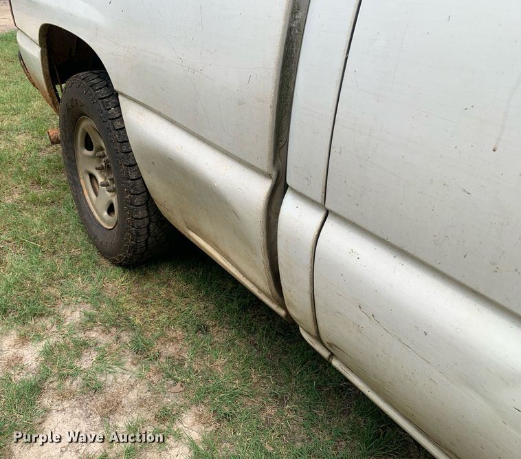 image for item LH9638 2002 Chevrolet Silverado 1500  Ext. Cab pickup truck