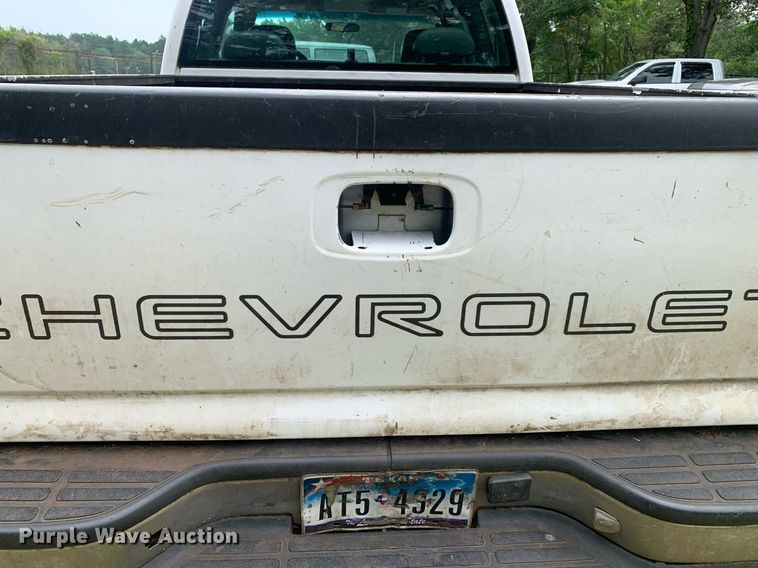 image for item LH9638 2002 Chevrolet Silverado 1500  Ext. Cab pickup truck