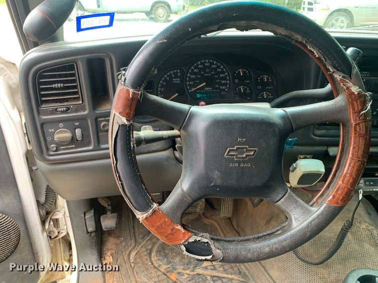 image for item LH9638 2002 Chevrolet Silverado 1500  Ext. Cab pickup truck