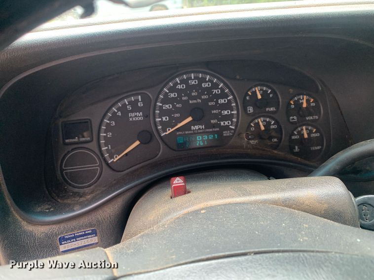 image for item LH9638 2002 Chevrolet Silverado 1500  Ext. Cab pickup truck