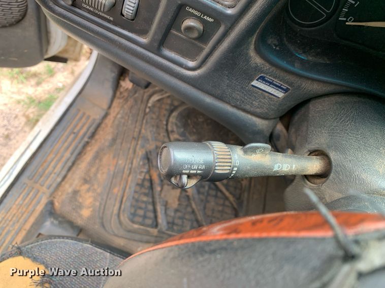 image for item LH9638 2002 Chevrolet Silverado 1500  Ext. Cab pickup truck