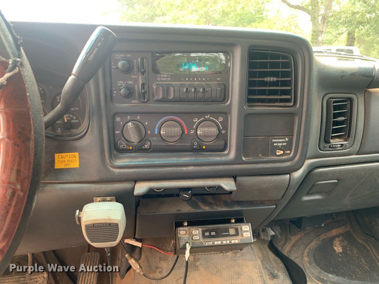 image for item LH9638 2002 Chevrolet Silverado 1500  Ext. Cab pickup truck