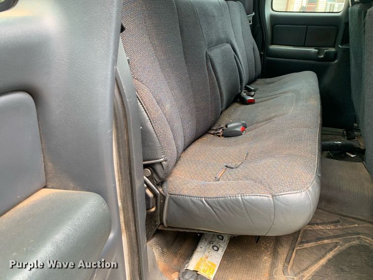 image for item LH9638 2002 Chevrolet Silverado 1500  Ext. Cab pickup truck