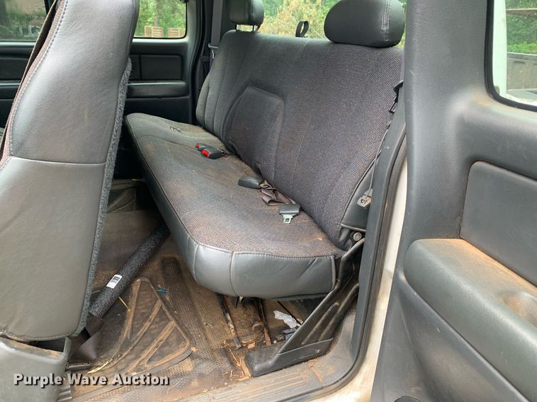 image for item LH9638 2002 Chevrolet Silverado 1500  Ext. Cab pickup truck