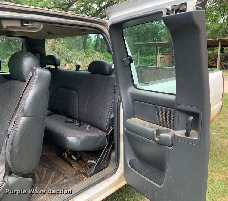 image for item LH9638 2002 Chevrolet Silverado 1500  Ext. Cab pickup truck