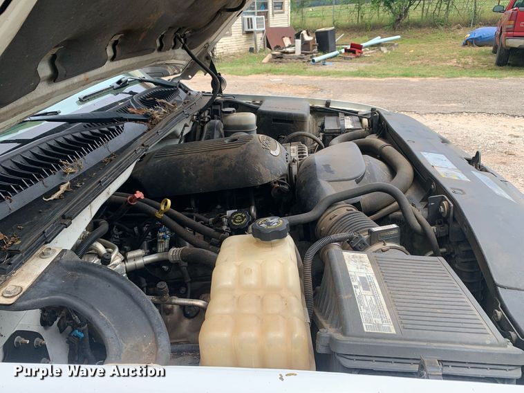 image for item LH9638 2002 Chevrolet Silverado 1500  Ext. Cab pickup truck