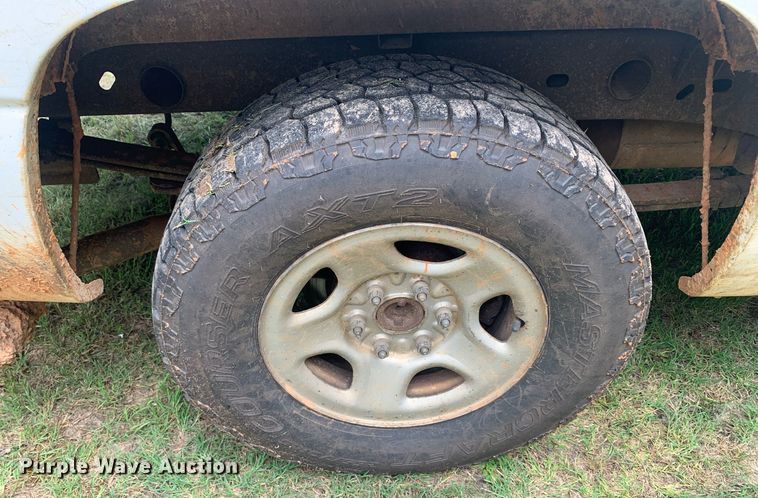 image for item LH9638 2002 Chevrolet Silverado 1500  Ext. Cab pickup truck