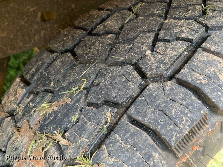 image for item LH9638 2002 Chevrolet Silverado 1500  Ext. Cab pickup truck