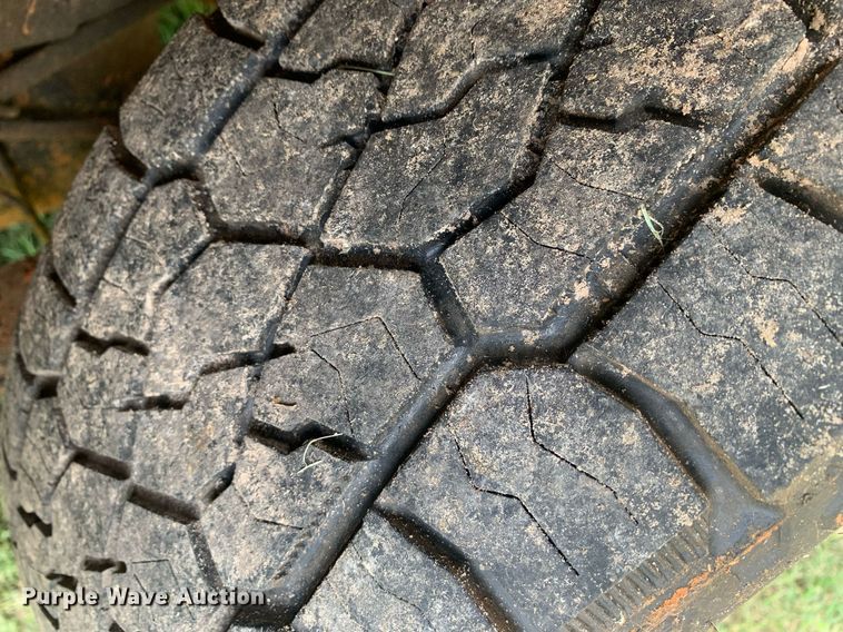 image for item LH9638 2002 Chevrolet Silverado 1500  Ext. Cab pickup truck