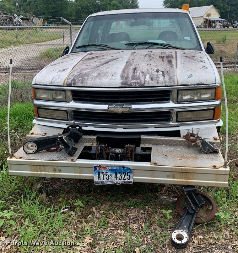 image for item LH9639 2000 Chevrolet C3500  Crew Cab utility bed pickup truck