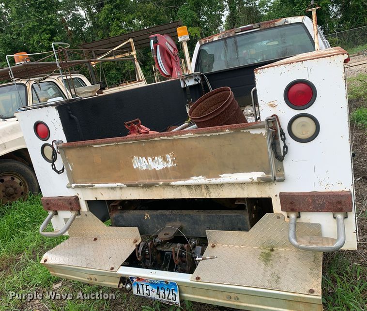 image for item LH9639 2000 Chevrolet C3500  Crew Cab utility bed pickup truck