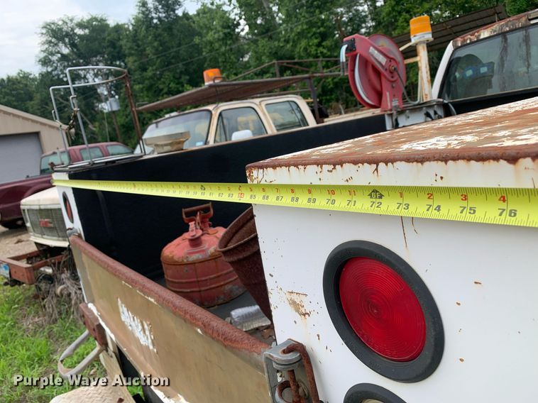 image for item LH9639 2000 Chevrolet C3500  Crew Cab utility bed pickup truck