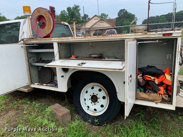 image for item LH9639 2000 Chevrolet C3500  Crew Cab utility bed pickup truck