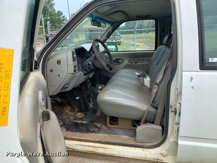 image for item LH9639 2000 Chevrolet C3500  Crew Cab utility bed pickup truck