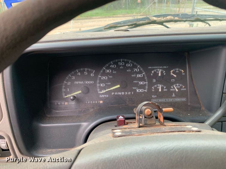 image for item LH9639 2000 Chevrolet C3500  Crew Cab utility bed pickup truck