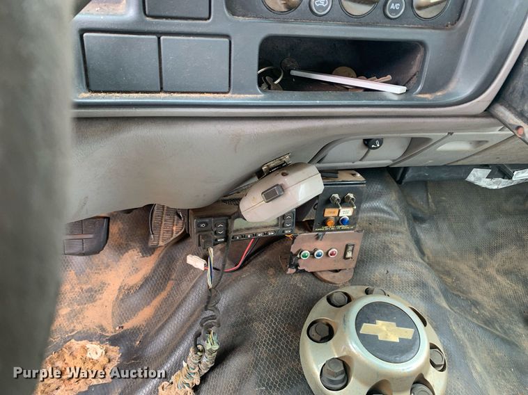 image for item LH9639 2000 Chevrolet C3500  Crew Cab utility bed pickup truck