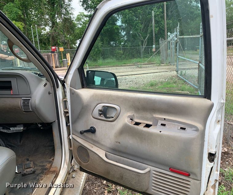 image for item LH9639 2000 Chevrolet C3500  Crew Cab utility bed pickup truck