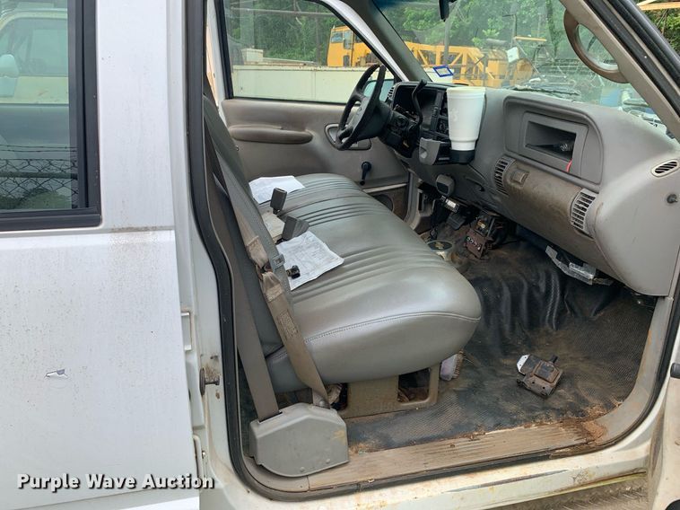 image for item LH9639 2000 Chevrolet C3500  Crew Cab utility bed pickup truck