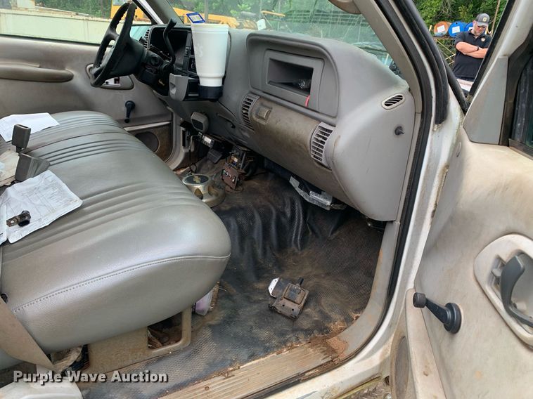 image for item LH9639 2000 Chevrolet C3500  Crew Cab utility bed pickup truck