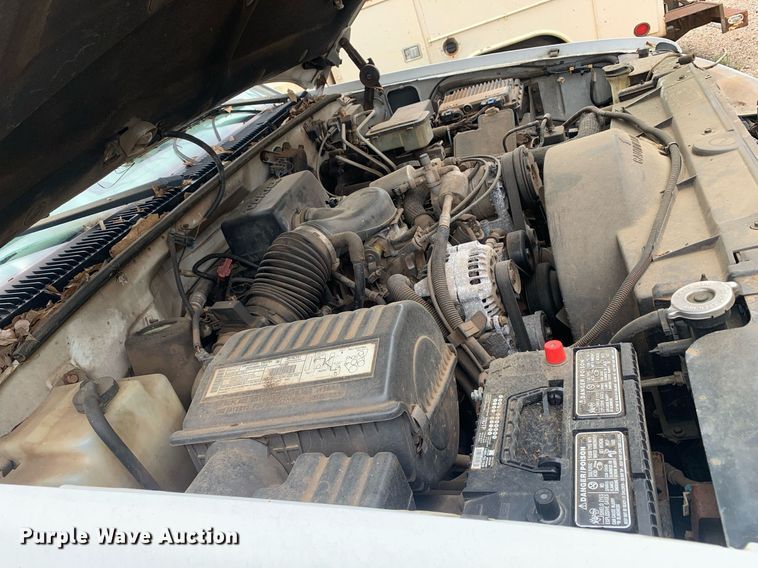 image for item LH9639 2000 Chevrolet C3500  Crew Cab utility bed pickup truck