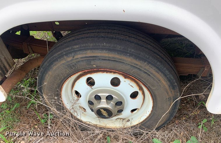 image for item LH9639 2000 Chevrolet C3500  Crew Cab utility bed pickup truck