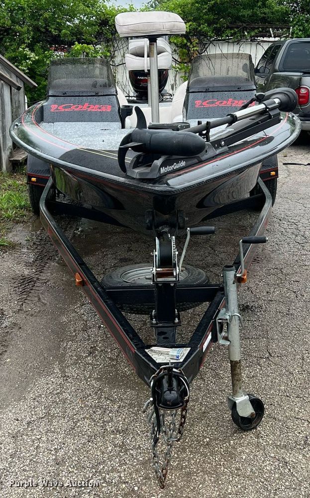 image for item LI9773 1999 Viper Cobra  boat