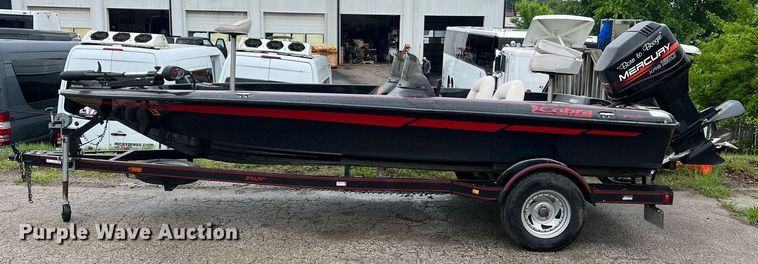 image for item LI9773 1999 Viper Cobra  boat