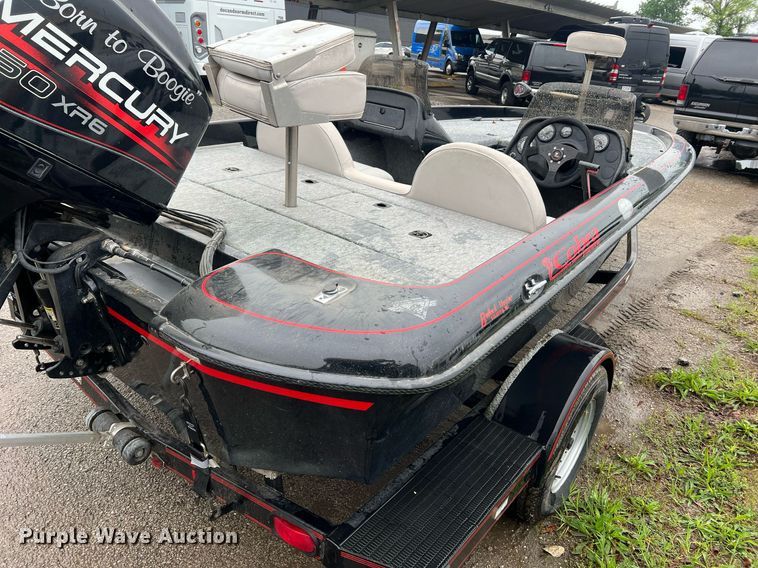 image for item LI9773 1999 Viper Cobra  boat