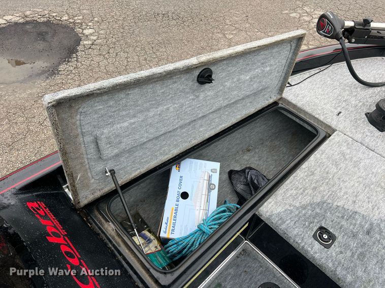 image for item LI9773 1999 Viper Cobra  boat