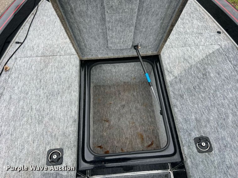 image for item LI9773 1999 Viper Cobra  boat