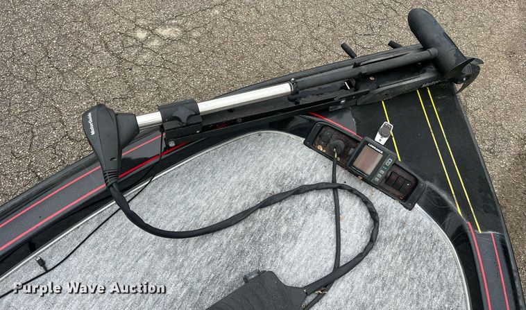 image for item LI9773 1999 Viper Cobra  boat