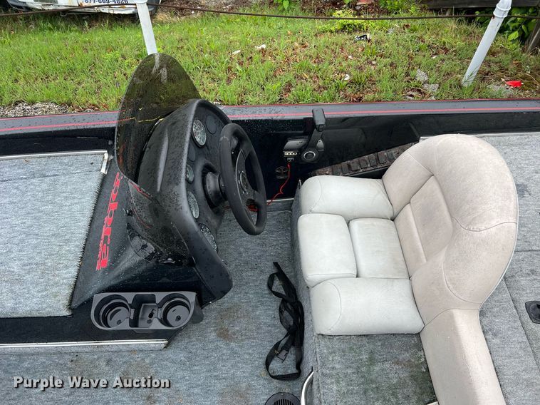 image for item LI9773 1999 Viper Cobra  boat