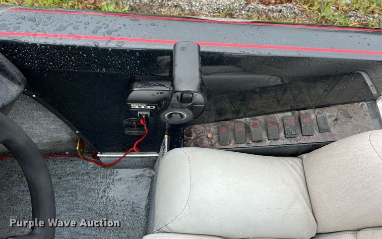 image for item LI9773 1999 Viper Cobra  boat