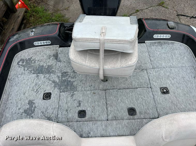 image for item LI9773 1999 Viper Cobra  boat