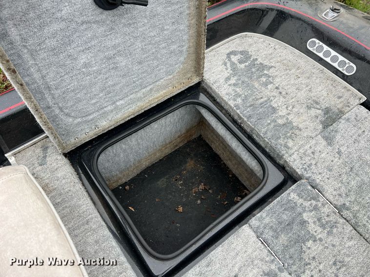 image for item LI9773 1999 Viper Cobra  boat