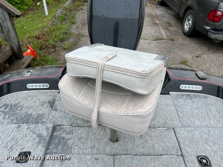 image for item LI9773 1999 Viper Cobra  boat