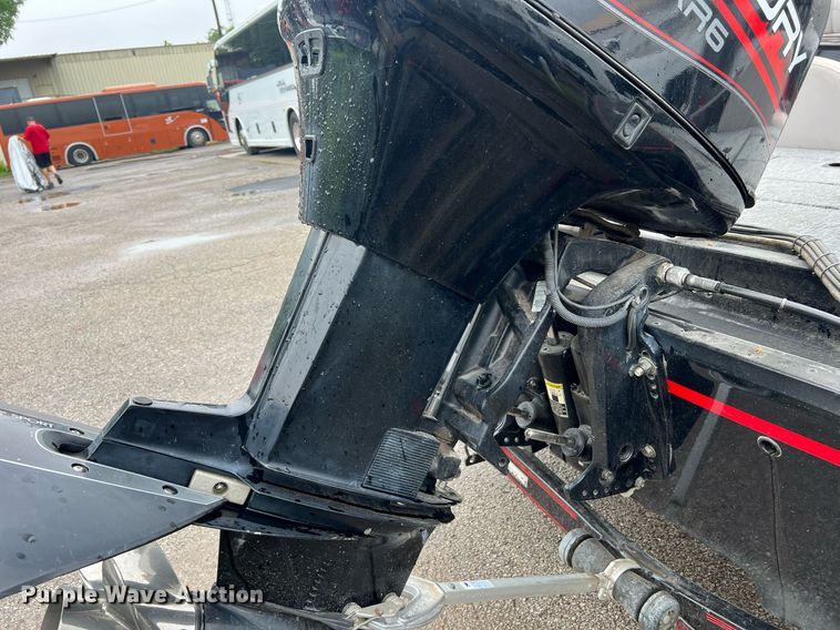 image for item LI9773 1999 Viper Cobra  boat