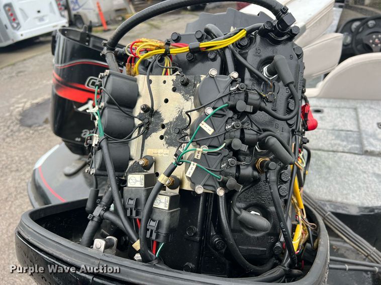 image for item LI9773 1999 Viper Cobra  boat