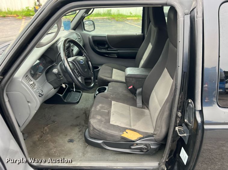 image for item LI9774 2004 Ford Ranger XLT  SuperCab pickup truck