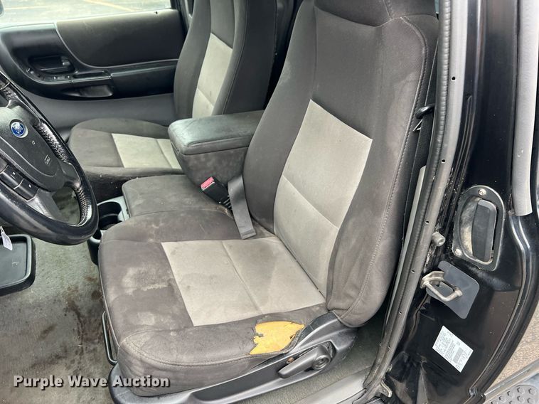 image for item LI9774 2004 Ford Ranger XLT  SuperCab pickup truck