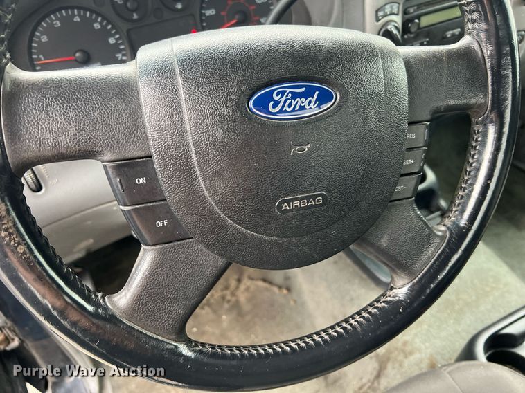 image for item LI9774 2004 Ford Ranger XLT  SuperCab pickup truck