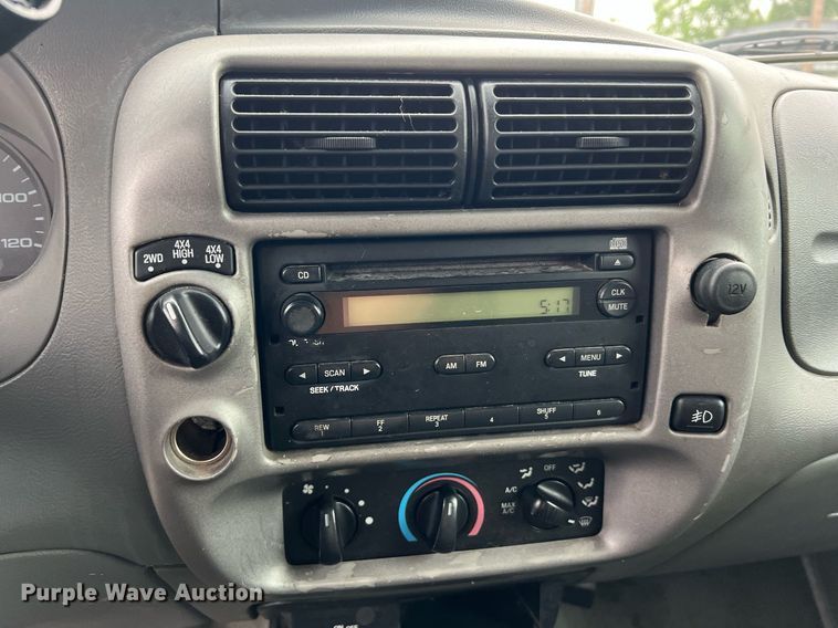 image for item LI9774 2004 Ford Ranger XLT  SuperCab pickup truck