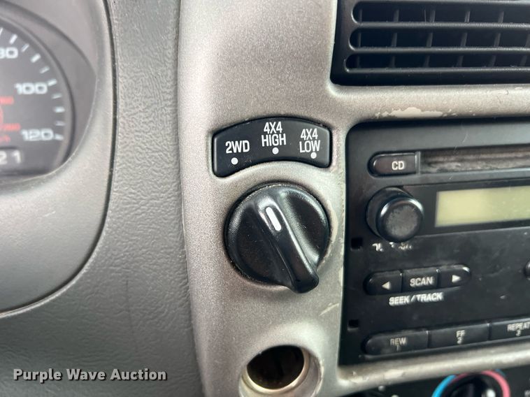 image for item LI9774 2004 Ford Ranger XLT  SuperCab pickup truck