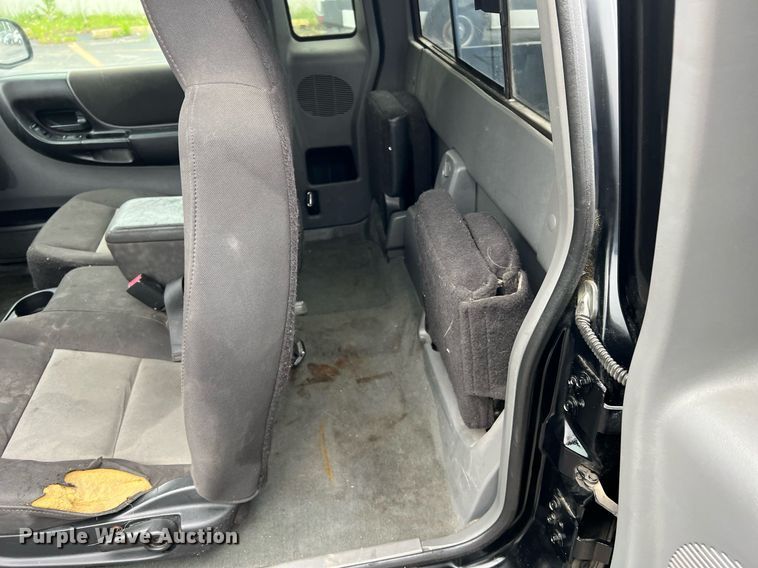 image for item LI9774 2004 Ford Ranger XLT  SuperCab pickup truck