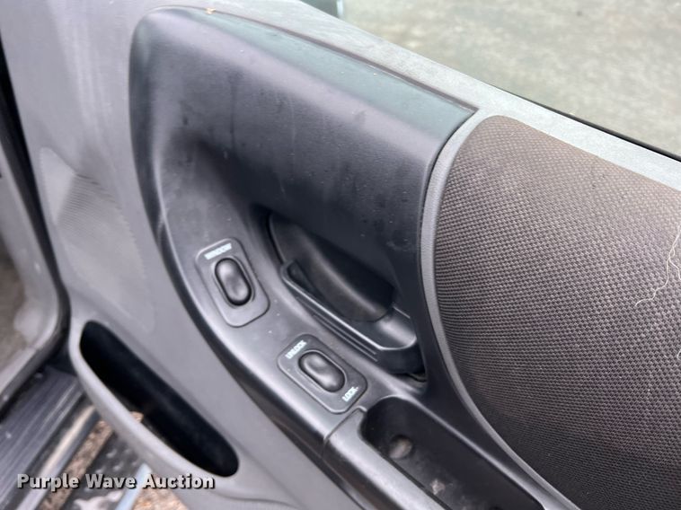 image for item LI9774 2004 Ford Ranger XLT  SuperCab pickup truck