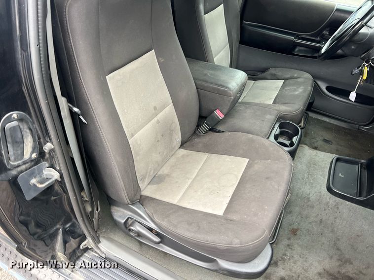 image for item LI9774 2004 Ford Ranger XLT  SuperCab pickup truck