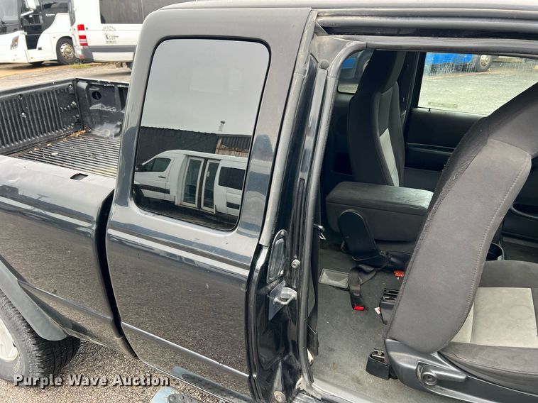 image for item LI9774 2004 Ford Ranger XLT  SuperCab pickup truck