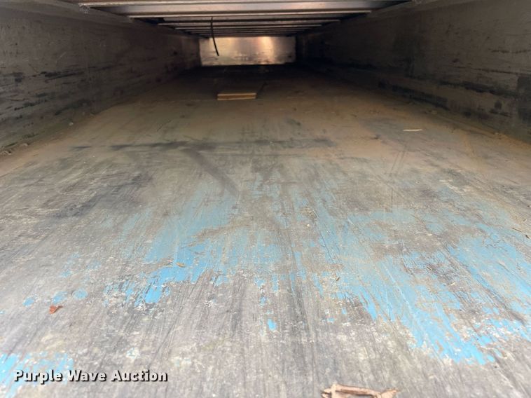 image for item LJ9712 2004 International 4300  flatbed truck