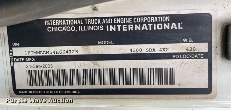 image for item LJ9712 2004 International 4300  flatbed truck
