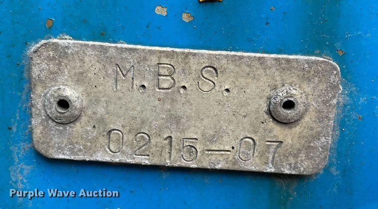 image for item LJ9713 2004 International 4300  flatbed truck